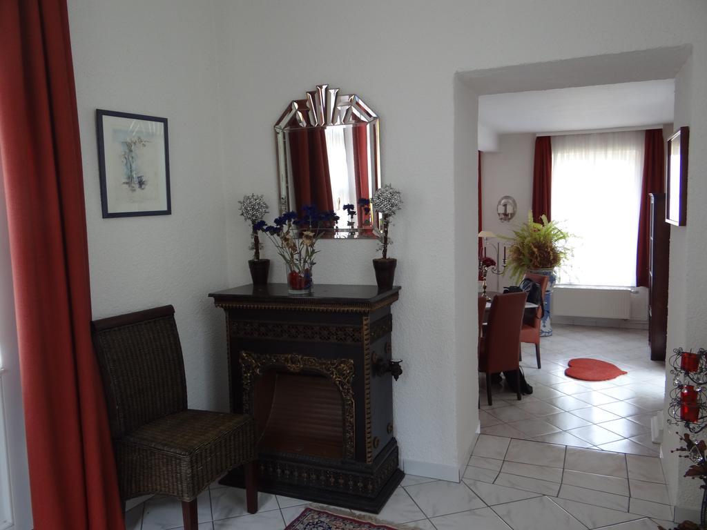 Chateau Mesny Gite Au Fil Des Pages Vic-sur-Seille ภายนอก รูปภาพ