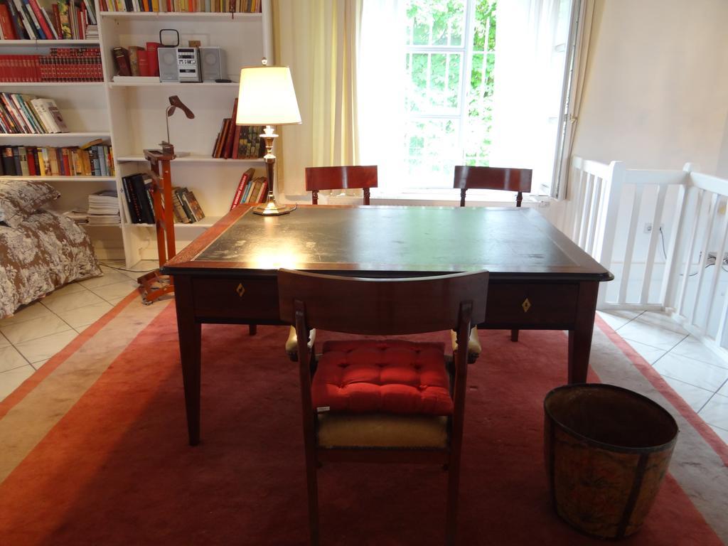 Chateau Mesny Gite Au Fil Des Pages Vic-sur-Seille ภายนอก รูปภาพ