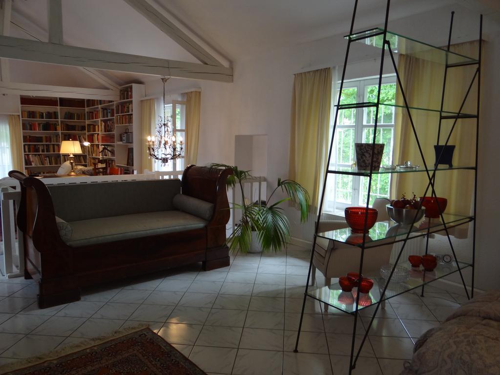 Chateau Mesny Gite Au Fil Des Pages Vic-sur-Seille ภายนอก รูปภาพ